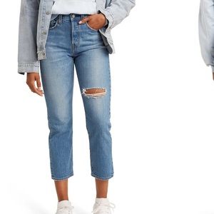 Levi’s Wedgie Straight w/ knee hole